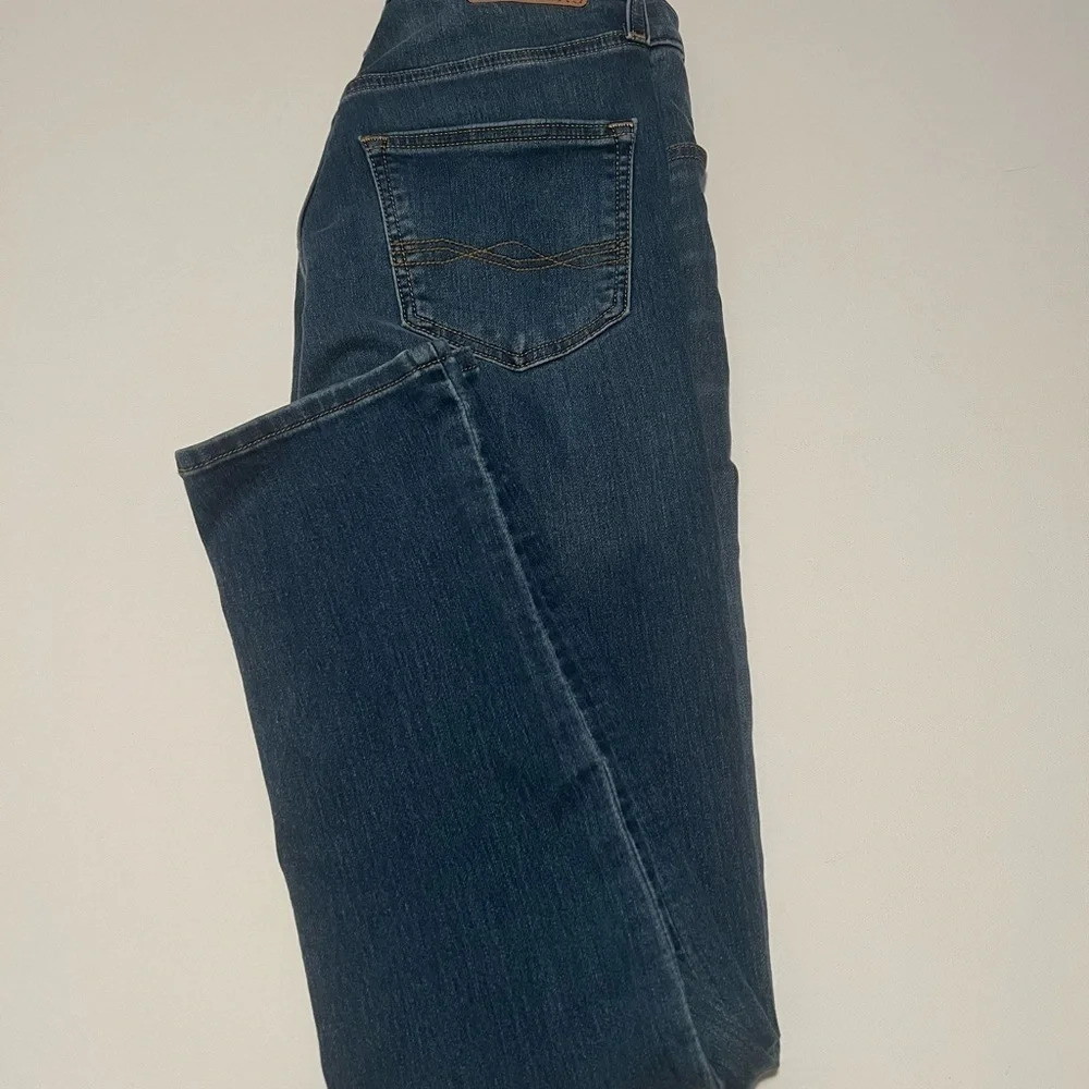 EUC DENIZEN® from Levi's® Men's 216™ Slim Fit Jeans 28/30